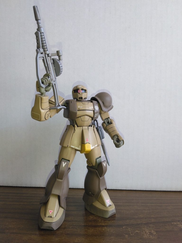 カラーレシピマニピュレータ、関節部のRLM02グレー(クレオス:水性)以外はタミヤの缶スプレーで塗装しています😄外装薄茶:ライトサンド外装濃茶:茶色(陸上自衛隊)スラスター:佐世保海軍工廠グレー武器類:ミディアムグレーモノアイ部、ヒートホークラック:ガンシップグレー2