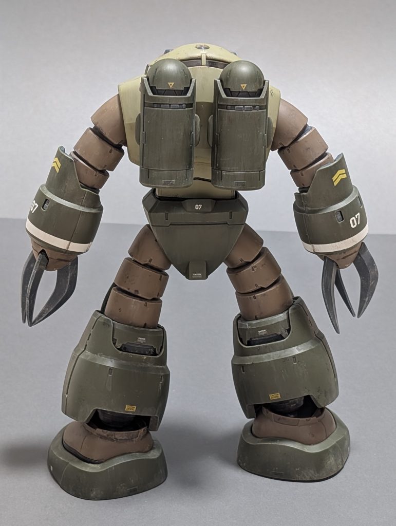 転写デカールは入り組んだ部分は貼りにくいですね。平面でも念入りにしないと張り付かない事があるので。