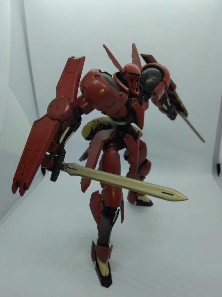 塗装は、全体にクレオスのシルバー(缶スプレー)を吹き、水性ホビーカラーのレッドとブラックを同じ皿で適当に混色しながらペタペタと筆塗りしました😄