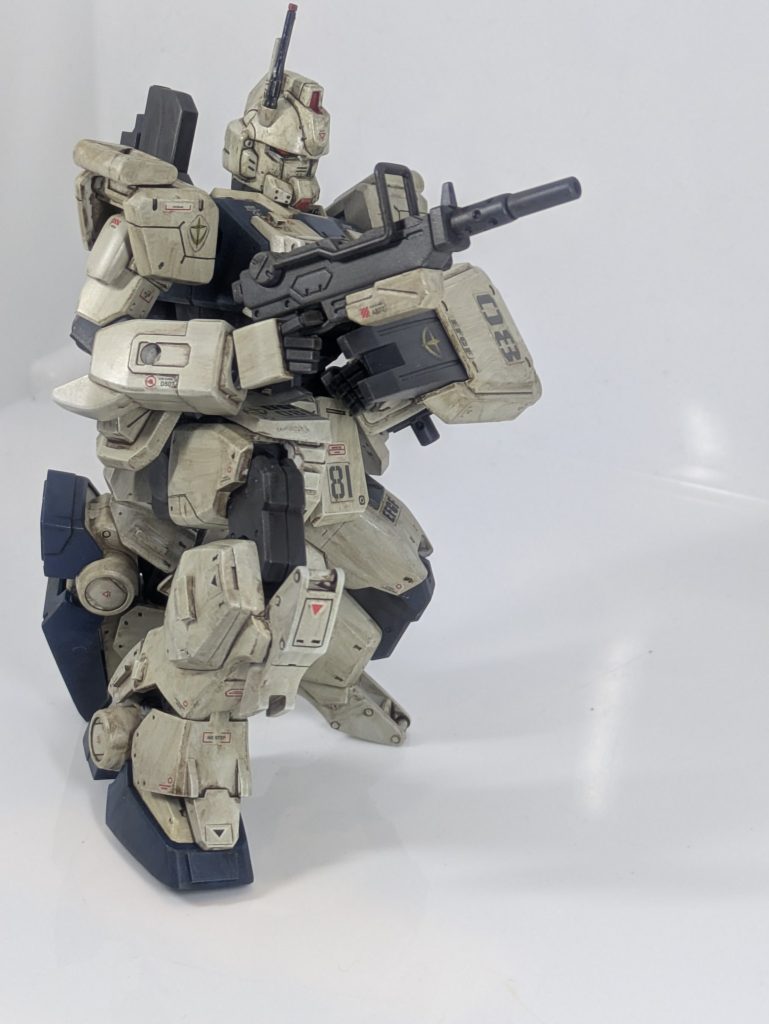 武器は豊富でカッコいいです。膝立ちもなんとかいけます改造は主に・スジ彫りの追加・プラ版ペタペタでディティールアップ・市販パーツペタペタでディティールアップしています。&nbsp;前よりウェザリングが目立つように出来た気はしますが、調子にのって汚しすぎました！気がつくと色々塗ってしまってるなぁという感じで恐ろしい。。。笑ご覧頂きありがとうございました！