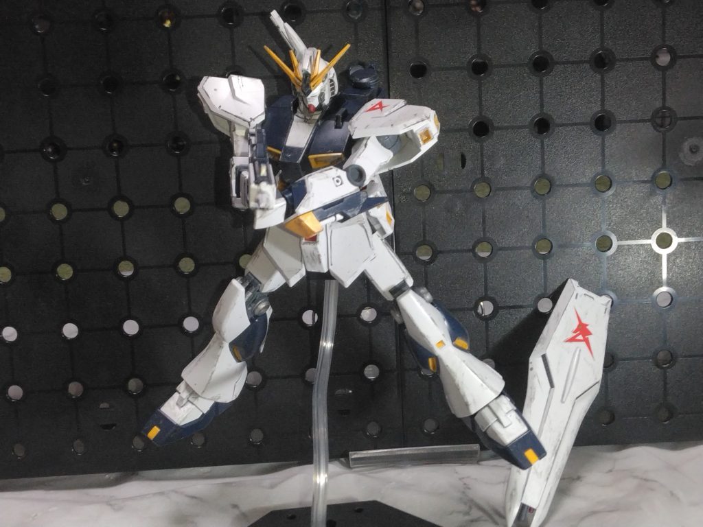 ｢ギュネイをやったの！？｣ギュネイ絶対仕留める作戦ポーズも。｢アムロ！アンタちょっとセコいよ！？｣クエスの声が聞こえてきそうです。&nbsp;