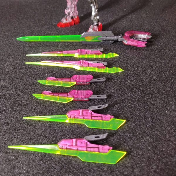 RG ダブルオークアンタ製作中
