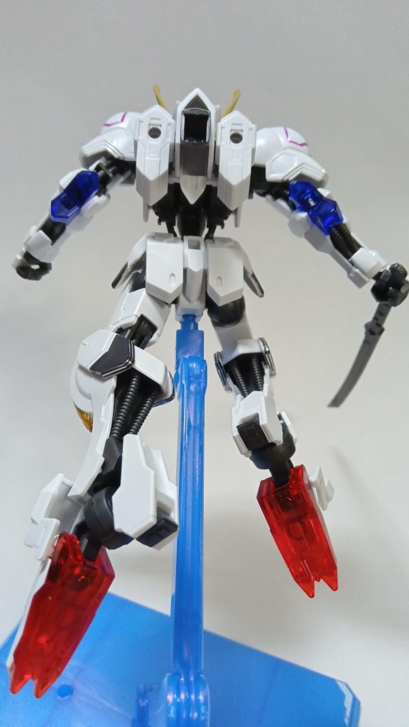 足のアーマーのシール貼るの下手すぎて悲しい。以上で終了です。見てくれてありがとうございます。(gundam-kao8)