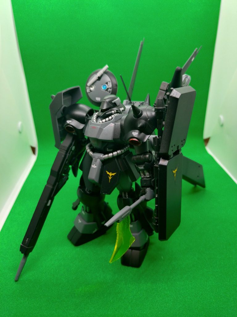 武装にはシナンジュスタインのライフルを持たせました