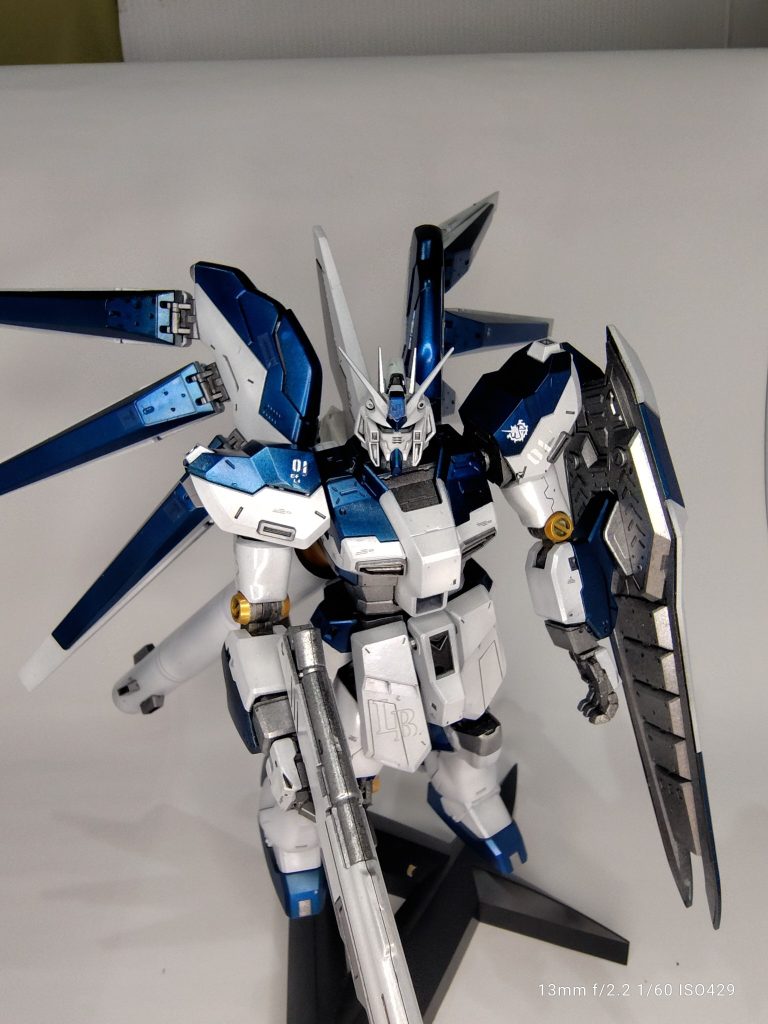 Hi-νガンダム【MG旧キット】チタニウムフィニッシュ風　–2枚目/制作者：WindGS