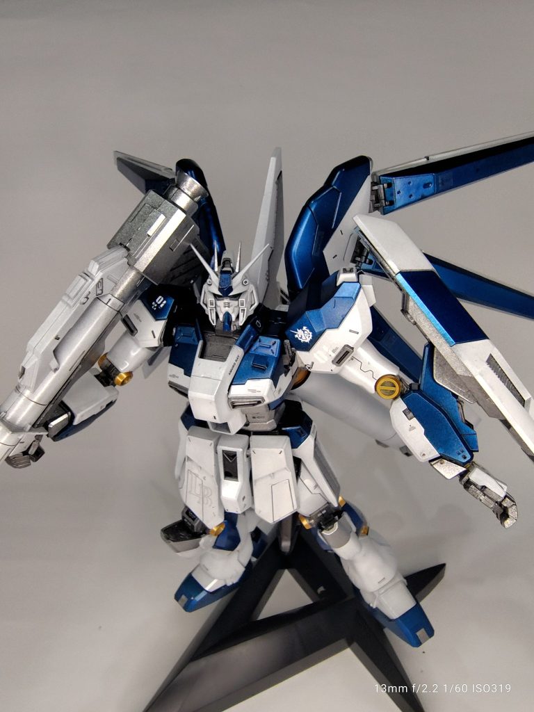 Hi-νガンダム【MG旧キット】チタニウムフィニッシュ風　–3枚目/制作者：WindGS