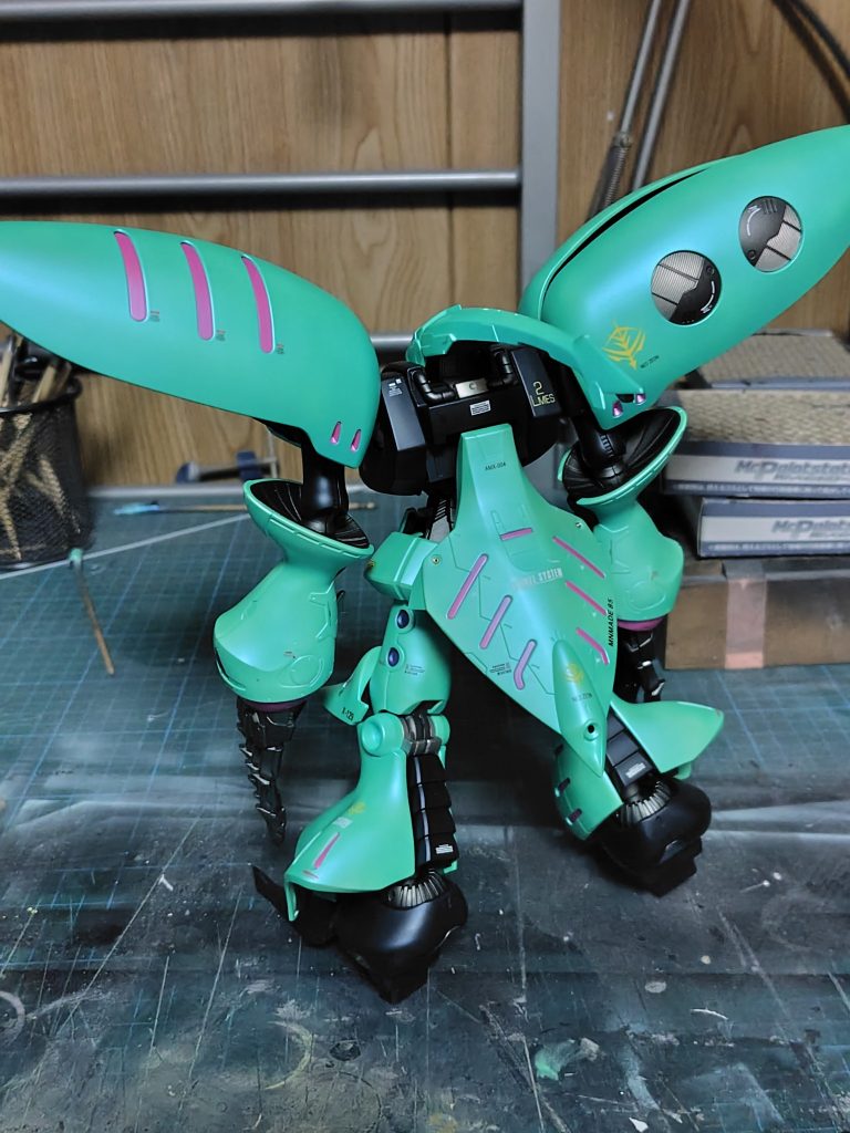 ダムドの無改造。もう一機手に入るなら弄ってみたい機体ですがビルド系は不定期なイメージですしいつになりますやら。ポリポット欲しいす⋯。