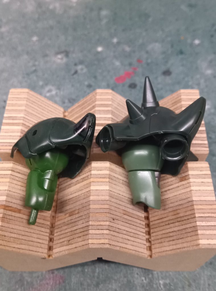 左肩のスパイクアーマーもやはりＨＧの方は大きいです