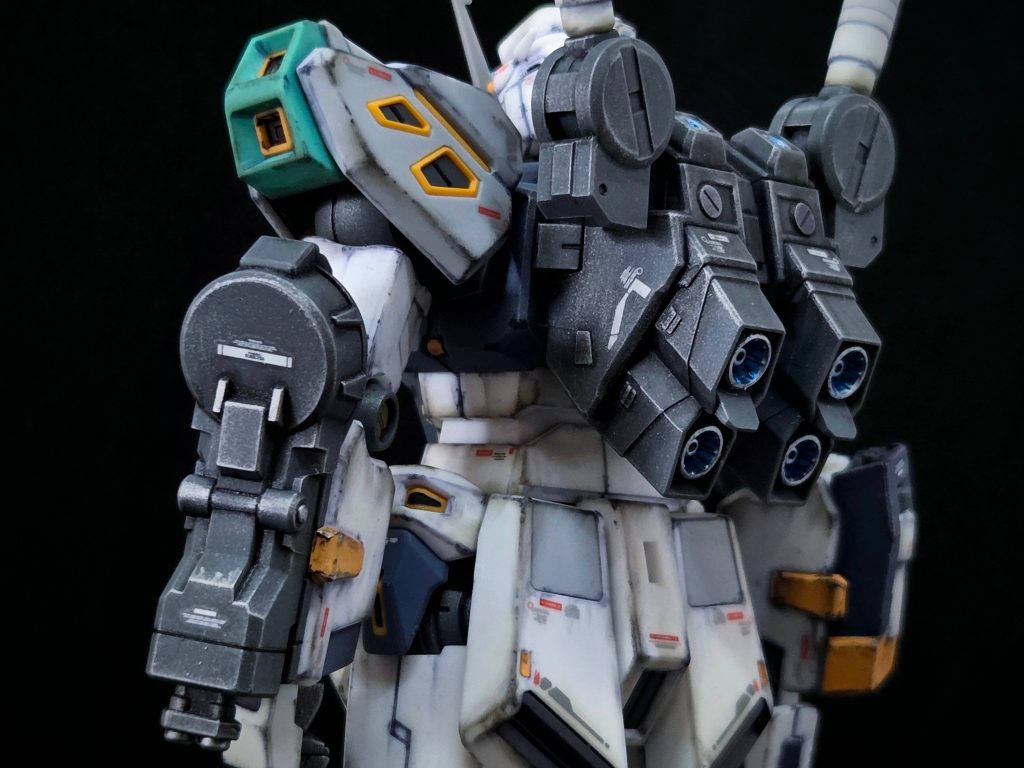 細かい部分もそうですし、バックパックや腕部ガトリング砲…良きです♬&nbsp;キットの作りとしては間接等が渋く、可動も狭い感じがしました！でも、ポージングは楽しめます♬
