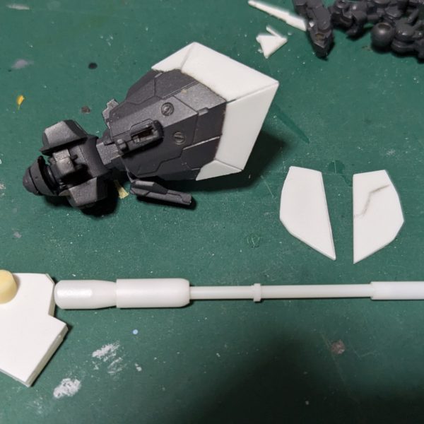 アーティファクトのギラ・ドーガを重装型に改造しつつ、ポーズ変更してます。νガンダムのマスキング地獄から少し現実逃避です。（5枚目）