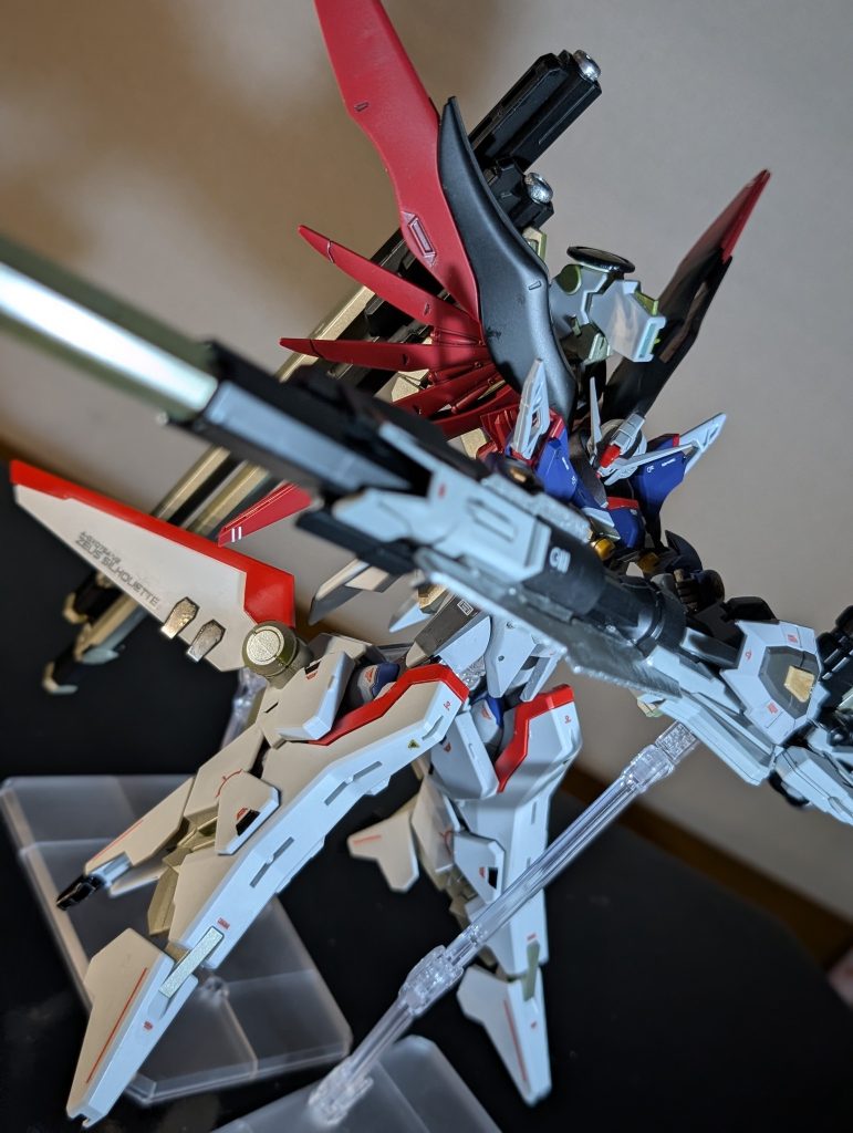 構えポーズ①相変わらず大きい武器は写真撮りにくいですね…