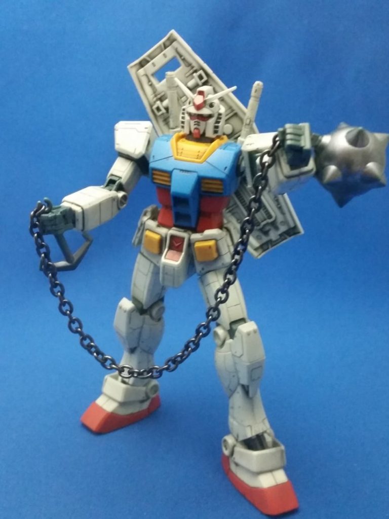 あまり見かけないガンダムハンマーを持ったポーズ