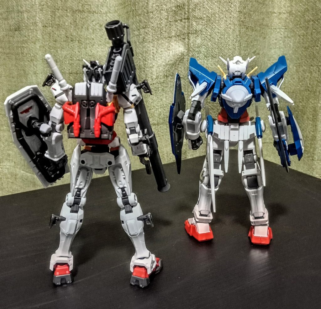 白いガンダムとエクシア–2枚目/制作者：フィル|ω•)ﾁﾗｯ✨
