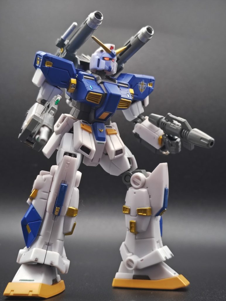 FA化にあたり当初はジムもしくはガンダムの二の腕と太もものアーマーを移植しようと考えていましたが、色味が合わない(塗りたくない)ため、自宅在庫や店頭を物色しました。その結果、色味が近かったライフリのものを移植する事にしました。個人的には違和感ナシとしています(汗)もし違和感・嫌悪感を覚えられた方がおられたら申し訳ありません。