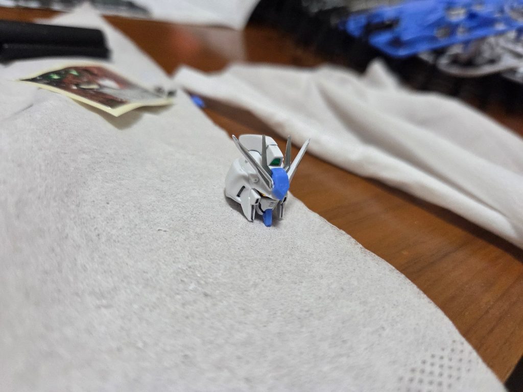 角？の部分をヤスリで尖らせてみました。