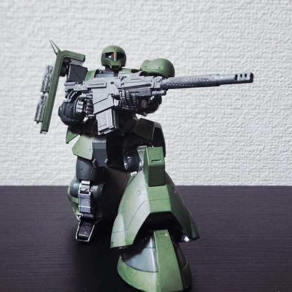 結構いい感じになりました。機体名はMS-05G陸戦高機動型ザク(現地回収型)&nbsp;&nbsp;&nbsp;（3枚目）