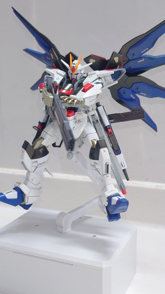 「レールガン両手持ち」劇中の再現をしたかったんですがうまくいきませんでした(gundam-kao5)