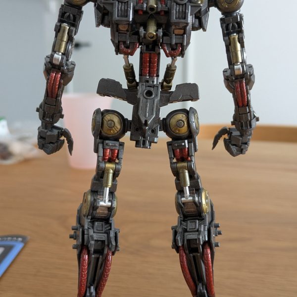 ガンダムフレームの塗装が完了しました。若干ムラもあるけど見えなくなるのでここまで、あとはマーキングシール貼るのとトップコートも（2枚目）