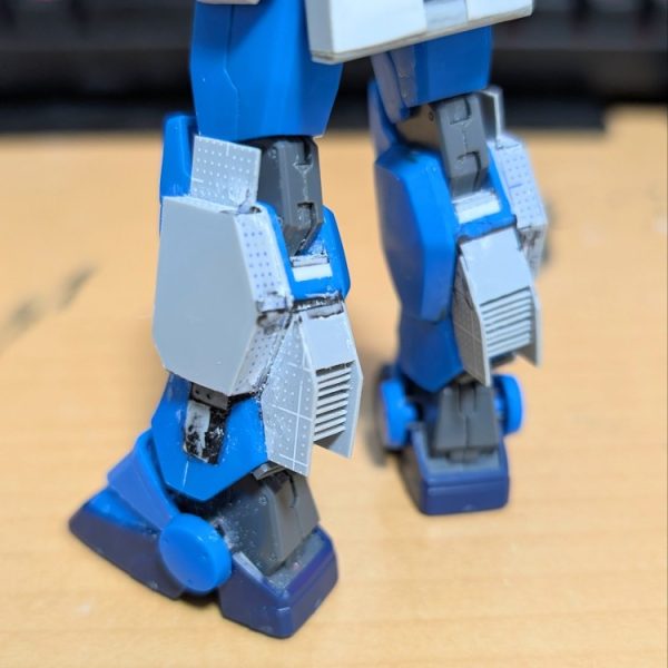 今回は脚部スラスターをスクラッチしました。※細かいディテールは後で作る予定……&nbsp;自分はEx-Sガンダムの脚部増加装甲が好きなので、それっぽい感じをイメージして作りました。(あとヘイズル系の脚部スラスター)最近は、関節の可動域といった目立たないところをよく弄ってるので写真映えするような改造をしてないです……(もう少し外見をガラッと変えたいけどセンスが……ね？)追記：最近またゲームしてて制作全然進まない(꧞ 'ᢦ' )&nbsp;（1枚目）
