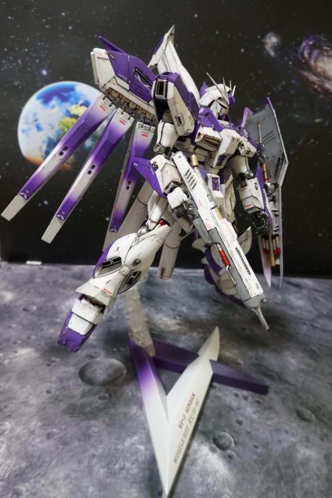この機体のファンネルのグラデーションがしたくてエアブラシを購入しました。