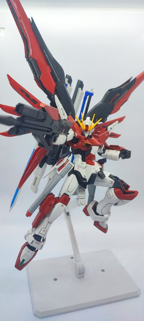 強化型ビームマグナム。本機の射撃武装。超極太のビームを放ち、ヴォイドのMSの特徴でもあるナノマシンによる修復すらさせないほどの威力を誇り、掠めただけでもその部分を破壊することが可能。パイロットのフォトン(人で言うところの気)がエネルギー源であるため、フォトンが続く限りは何発でも発射することが可能。専用パイロットのアイリスは最大で120発は撃つ事が可能とされる。