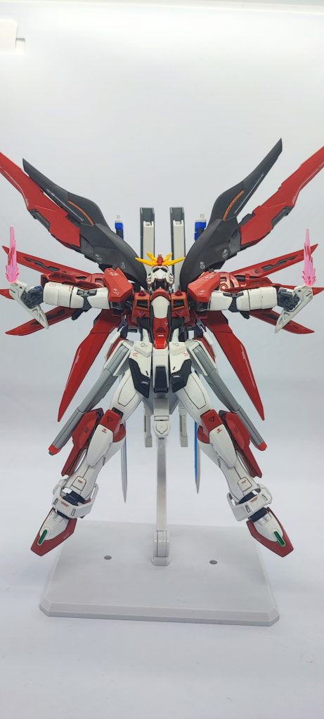 フォトンエッジビームブーメラン。両肩に装備されたビームブーメラン。投げることによりパイロットの脳波で自在にコントロールし、敵を自在に切り裂く。手に装備した状態でパイロットのフォトンをビームブーメランに注ぎ込むと更なる武装へと進化する。