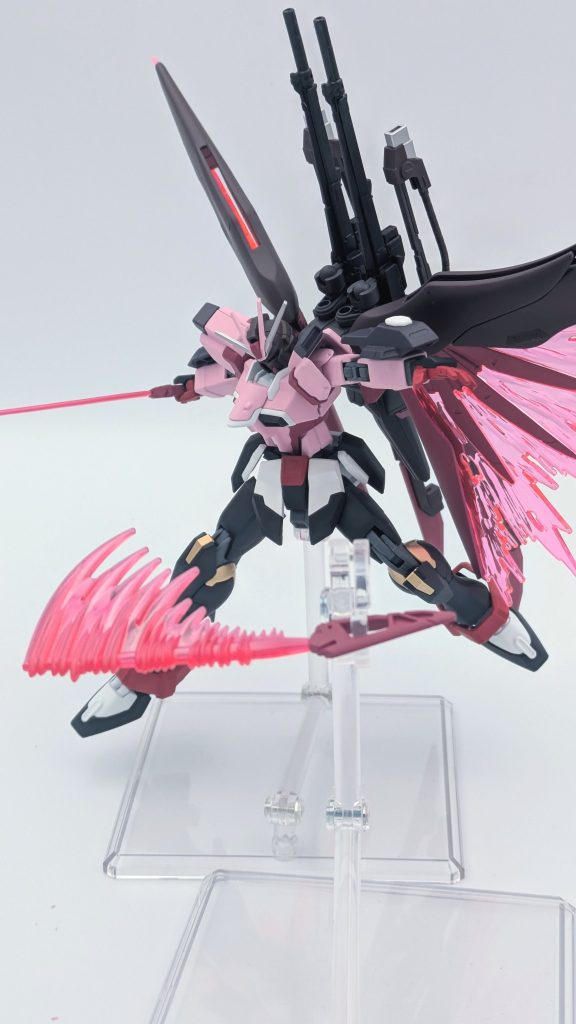 ビームブーメラン。長エフェクトはコアガンダム系のものを、投擲エフェクトはピクシーのものを加工したものです。