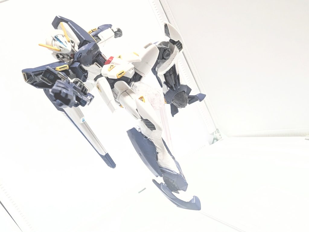TR-F0091　ヘイズル・フォーミュラ（別名F0091）GQuuuuuuX世界から飛ばされて来た連邦仕様のゲルググ（試作型ガンマサイコミュ搭載機）が本来の宇宙西暦に来て幾多の改造された故の姿。当初はティターンズにパイロットごと回収され、バスク・オムの企みによりTR計画に組み込まれ、改造解析されヘイズル・フォーリナーへと姿を変える。ティターンズ敗北後はTRの関係者達にパイロット事置いて行かれた事から連邦へと移籍する。その後は連邦として戦うもラプラス事変後にサナリィの関係者にパイロットと機体が渡り、そちらでも解析と実験として姿を変えていくと共にGQuuuuuuX世界の技術を一部抽出成功しこの機体に導入している。そしてこの機体の試験内容はM.E.P.Eの実験機としてF91と共に作られ先に完成した機体。