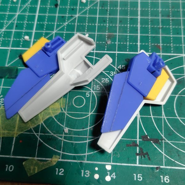 あちこち削ったり切ったりして仮組み完成。旧キットの方はなかなか手に入りにくいものなので加工するのに勇気が入りましたがミキシングがこんなに楽しいとは！ハイパーメガキャノンのジョイントはボールデンアームアームズを使って動きやすくしました。（6枚目）