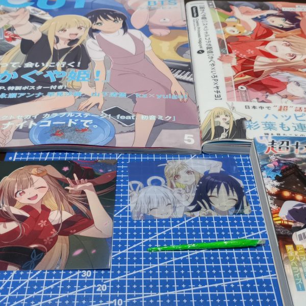 今日の進捗。サーベルエフェクトの作成。サーベル白塗装→レジンで覆う→蛍光グリーン塗装→粒子表現でラメを散らすまでやりました。&nbsp;今回、めちゃくちゃ時間かけてしまったんですが、サムネ写真に原因があります。一ヶ月ほど前にネトフリで視聴した「超かぐや姫」ハマりました。ネトフリで見た、その週末には劇場で視聴。ボロ泣きしました。その後特典につられ2回目の劇場視聴。その後、関連書籍を買いあさり、関連動画を見あさりました。脳のほとんどのリソースを「超かぐや姫」に割いていたからなんです。ホントにオススメなので未視聴の方、年齢、趣味嗜好に、関わらず是非ご覧ください。あと、1回は劇場でみたいなぁ。同好の士の方いらっしゃいます？（2枚目）