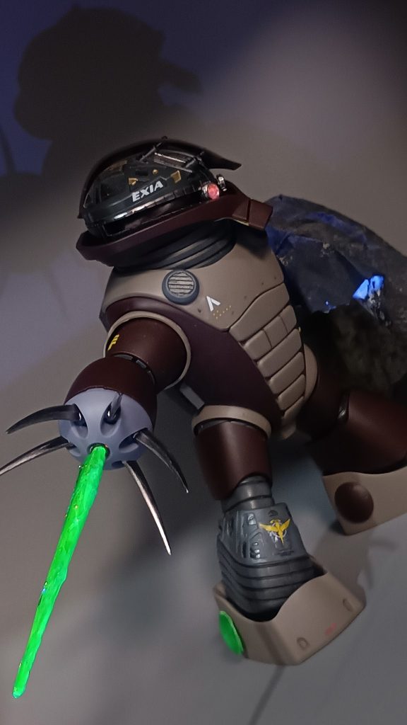 ＡＧＮセブンソード本機武装最大の特徴。ＧＮ粒子を高密度で凝縮したビームサーベルを中央に展開。片腕でエクシアのコードネームである『セブンソード』を実現。コレには刹那もニッコリ(iori_sei)