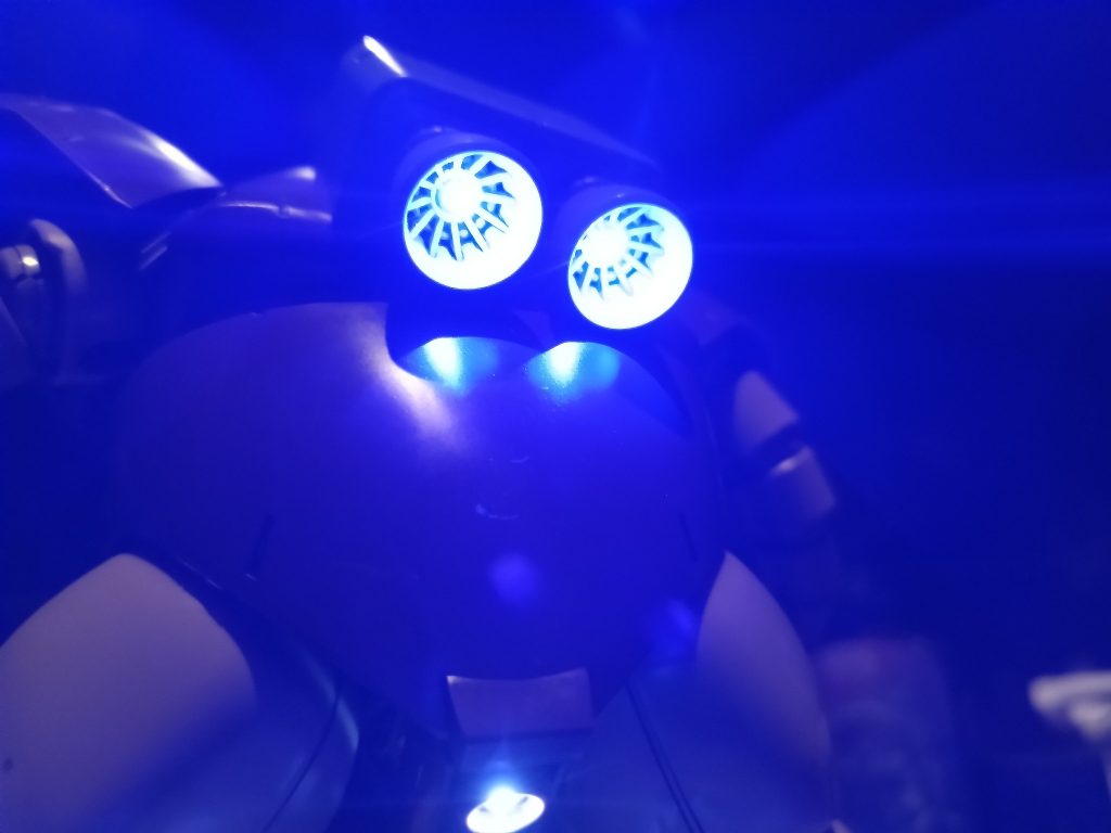 バックパックは定番のブルー
