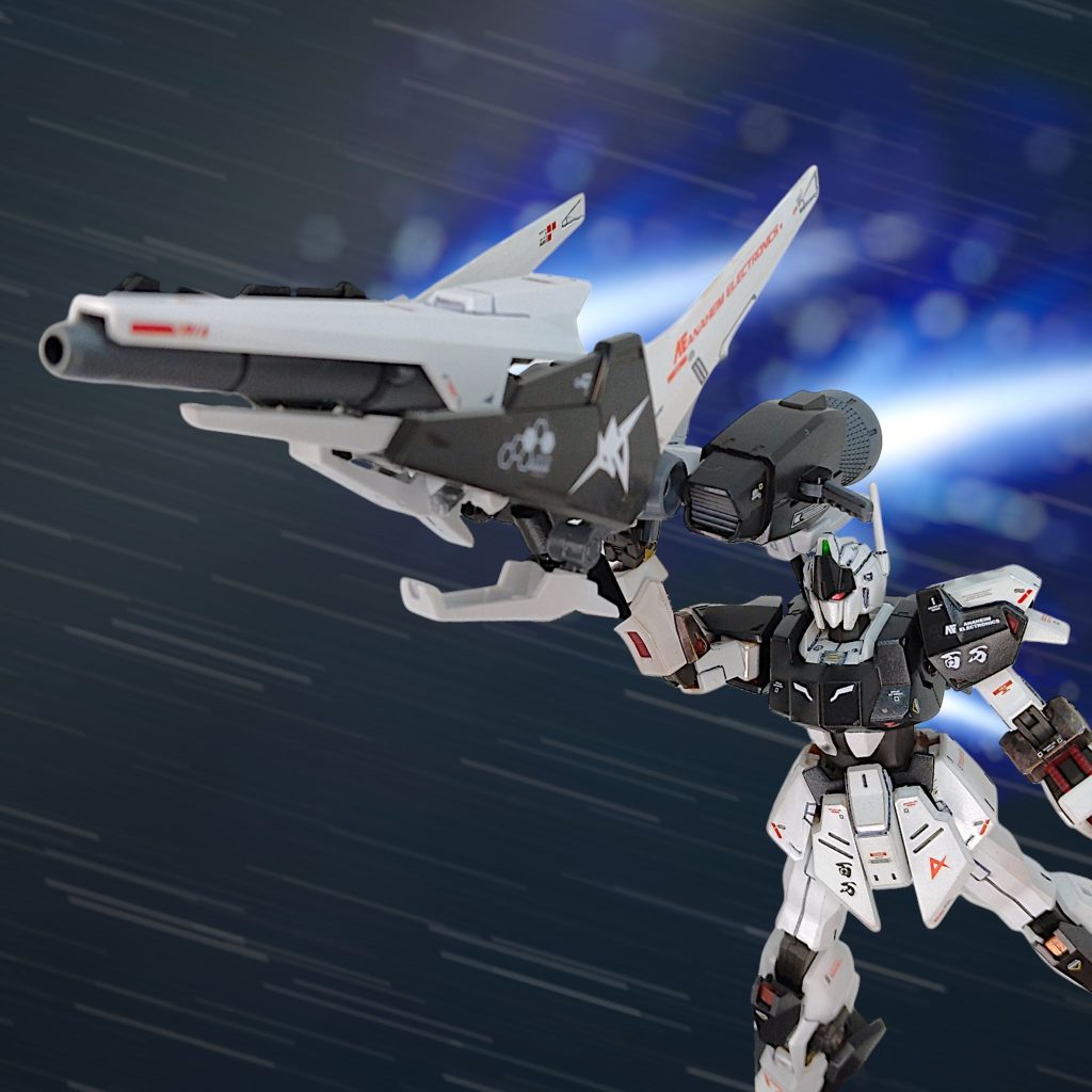 アムロ「Zガンダムはなぜ手に入らないのか？百式も悪いＭＳではなかった」ブライト「では、百式でいいな」アムロ「いや、そういう意味じゃ・・・」ハイ・ストリーマーで悪いＭＳではなかったと言っているので、アムロ好みのＭＳなのでしょうが、さすがにサザビーと百式でやりあうのはキツそう(gundam-kao5)