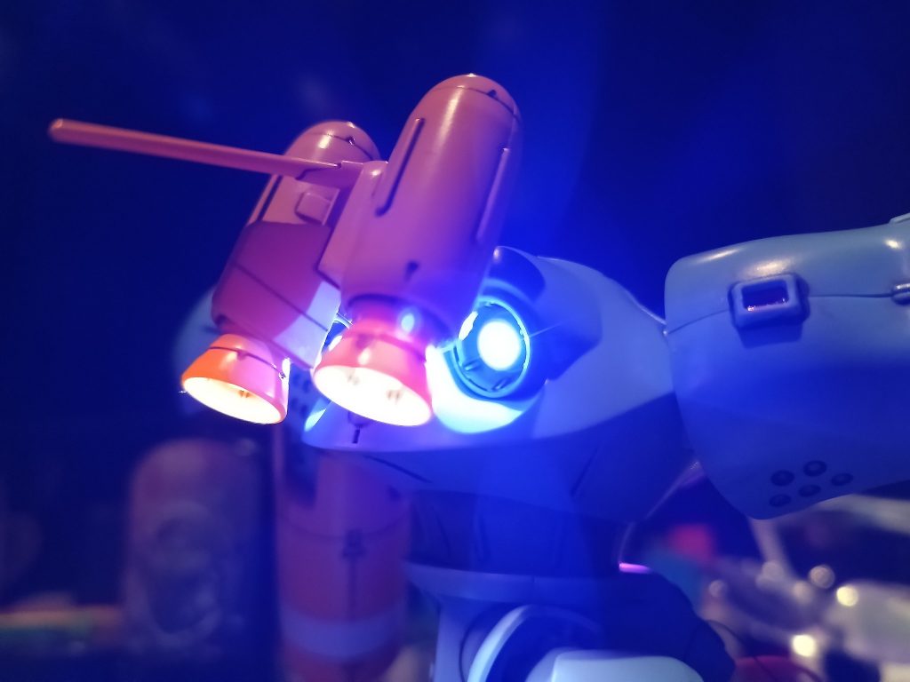 背面バーニアはブルー