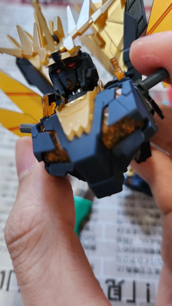 頭部+胸部+背部アームド・アーマーXCまで完成。