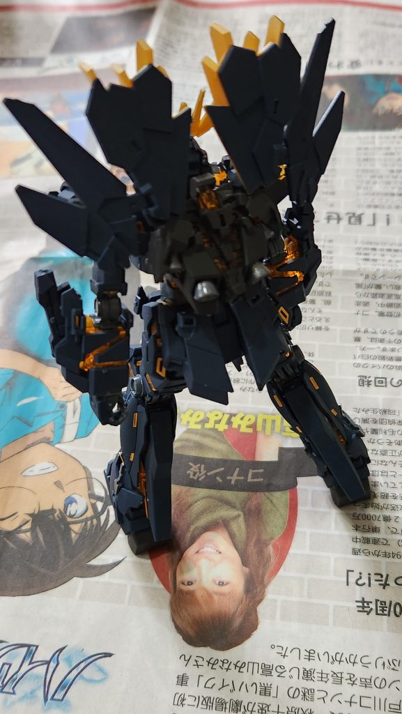 リアビュー。正面と比べ幾分か地味ですが、ノズルの光沢がいいアクセントになりました。