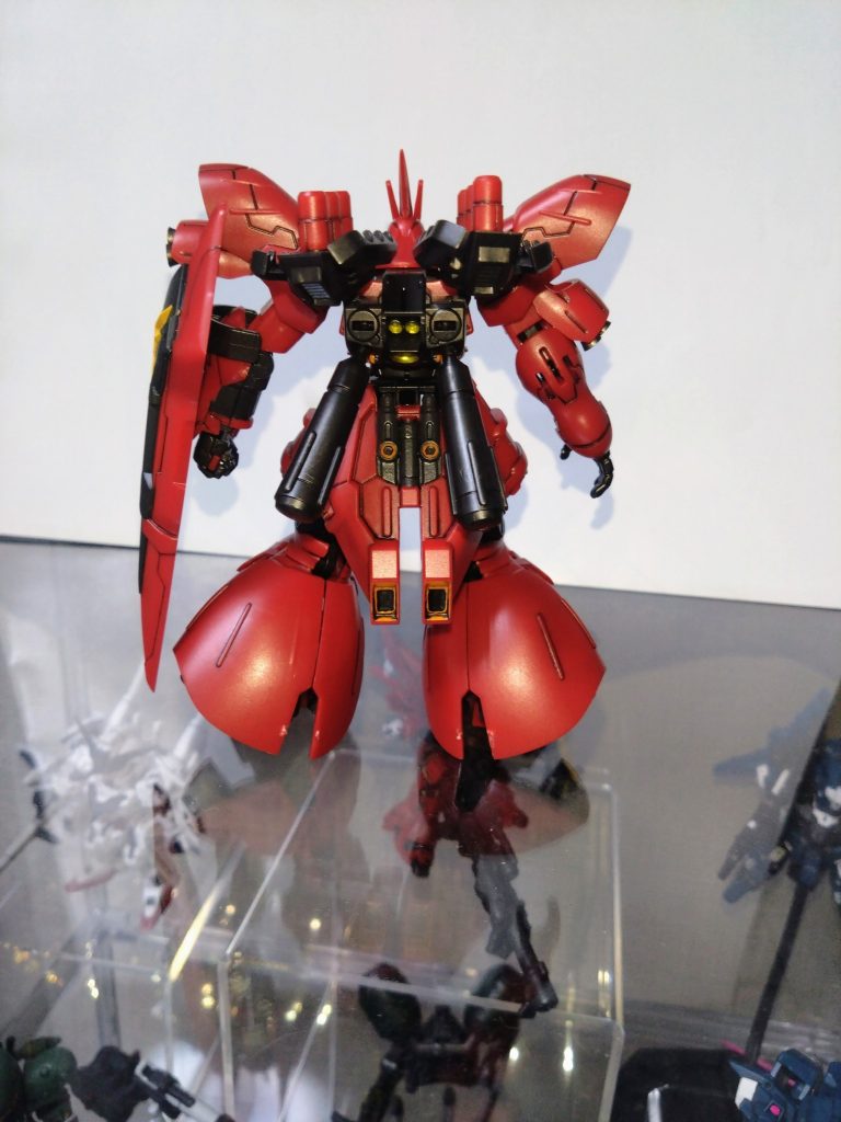 前に投稿したサザビーにオプションパーツを組み合わせました。