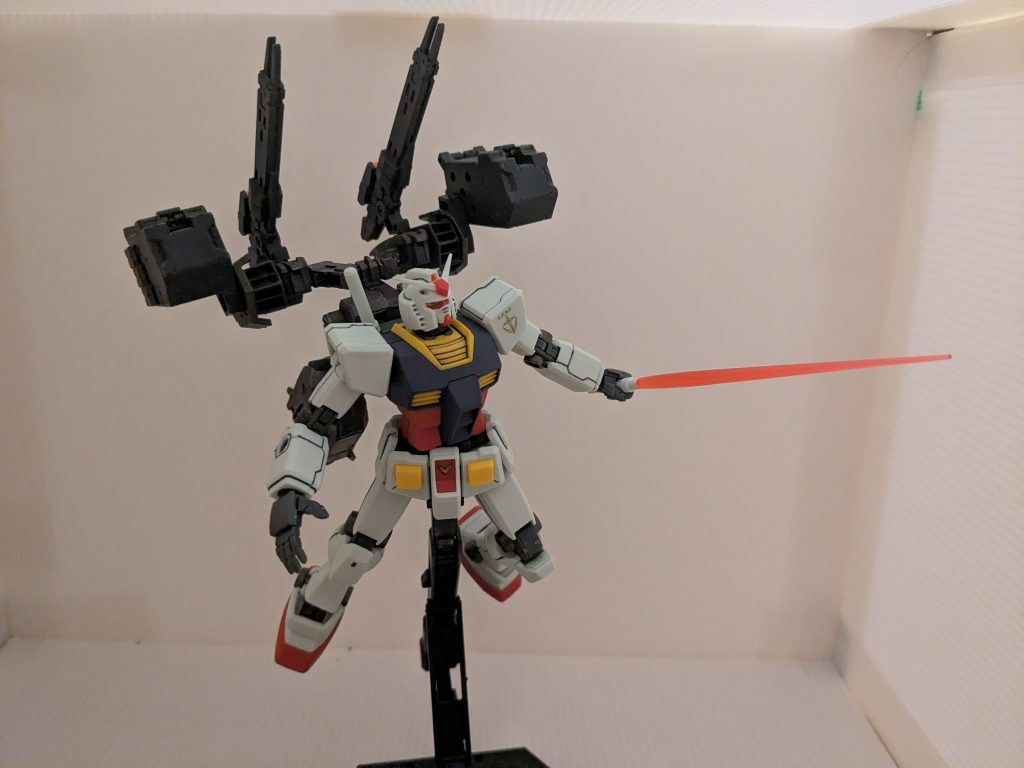 ストライダーは万博EGガンダムの追加オプションに30MMとM.S.Gか何かを組み合わせて作りました。ガンダムは成型色のままつや消しマット処理していますが、ストライダーはシタデルカラーベタ塗りからのつや消しマット処理です。