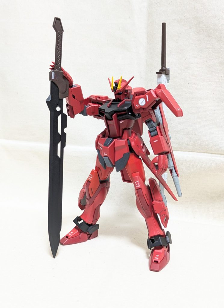 GAT-X105/Z　ゾアストライクガンダム大西洋連邦領内の軍事企業ソアブル・インダストリー社が開発したモビルスーツ。本機は大西洋連邦からの委託を受け、同社が第一期GAT-Xシリーズの名機「ストライク」を接近戦特化型に強化した機体である。ストライクの特徴である換装機能はストライクEやダガー系統に受け継がれているため、このような改修がなされた。C.E.73年にソアブル社が契約した傭兵部隊に配備され、実戦投入された。