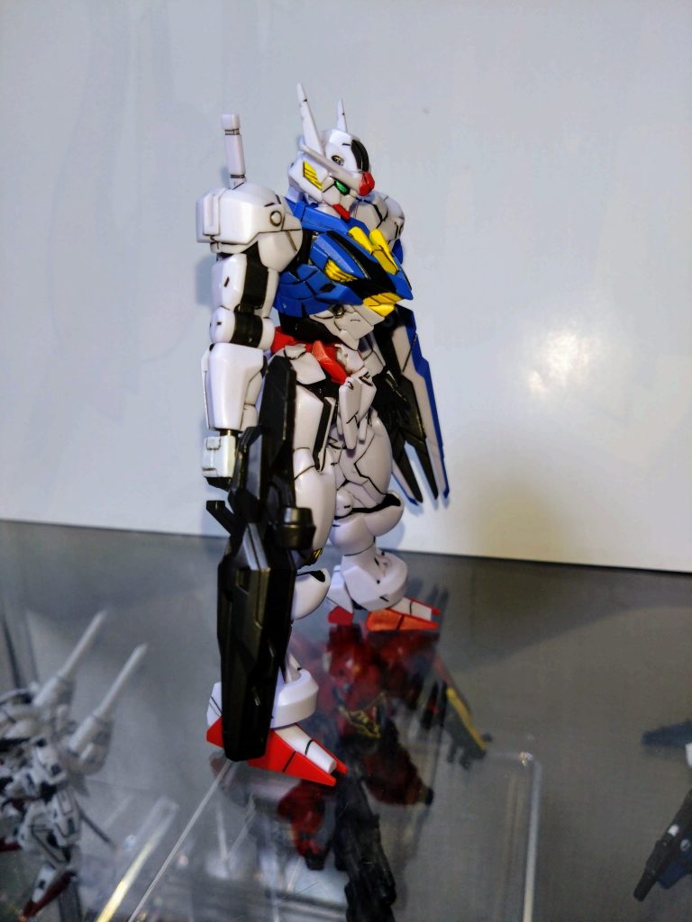 水性ホビーカラーは赤鉄色、イエロー、ガンダムエアリアルグレー、ガンダムエアリアルホワイト、メタルブラックを使用しました。