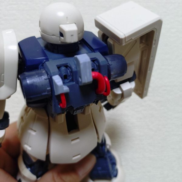 バックパックの制作です。MS戦記のフレデリック ブラウン機をイメージして制作中。ディテールは全然違いますがそれっぽくなる様に制作中。本来ならMS-06Fなんですが、F2ザクで作ってみたいと思います😊（2枚目）
