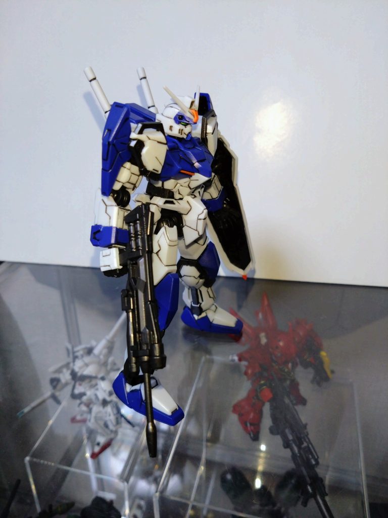 水性ホビーカラーはガンダムホワイト、黒鉄色、オレンジ、メタルブラック、ブラックを使用しました。