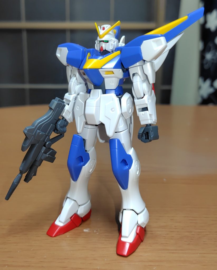 フロント。武装は下部にグレネードランチャー付のビームライフルを保持。