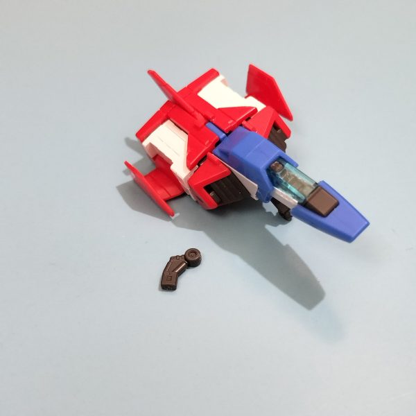 コアファイターとバックパックを作ってフレームが完成残念ながら、ランディングギアがちゃんとハマらず、ひっくり返すとポロっと落ちるので一苦労(gundam-kao9)、コアファイターで飾ることは無いと思うから、まぁ、いいですけどアンダーゲートだと、切り跡が残らないのは分かった、ただ、処理はやっぱり難しい(gundam-kao5)遂に、次は外装（2枚目）