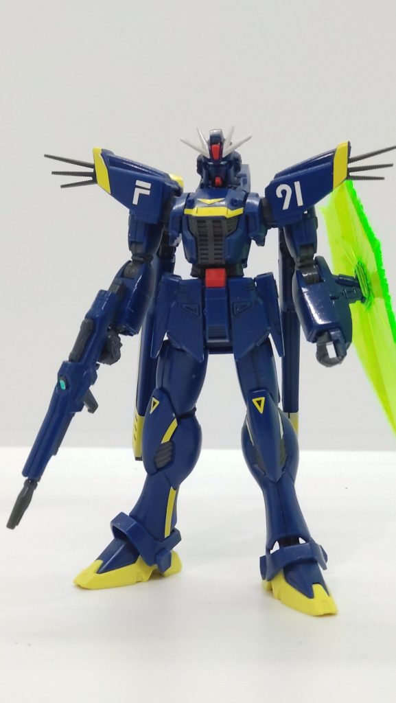 コンプリート企画ということでパチ組み後に光沢のトップコート吹いただけです。この色で塗りたいなーはあるけども。成型色とシールの色も良いからさてどうしよう？と考え中。なので、クロスボーンガンダムX1との2ショットは一旦お預けです。