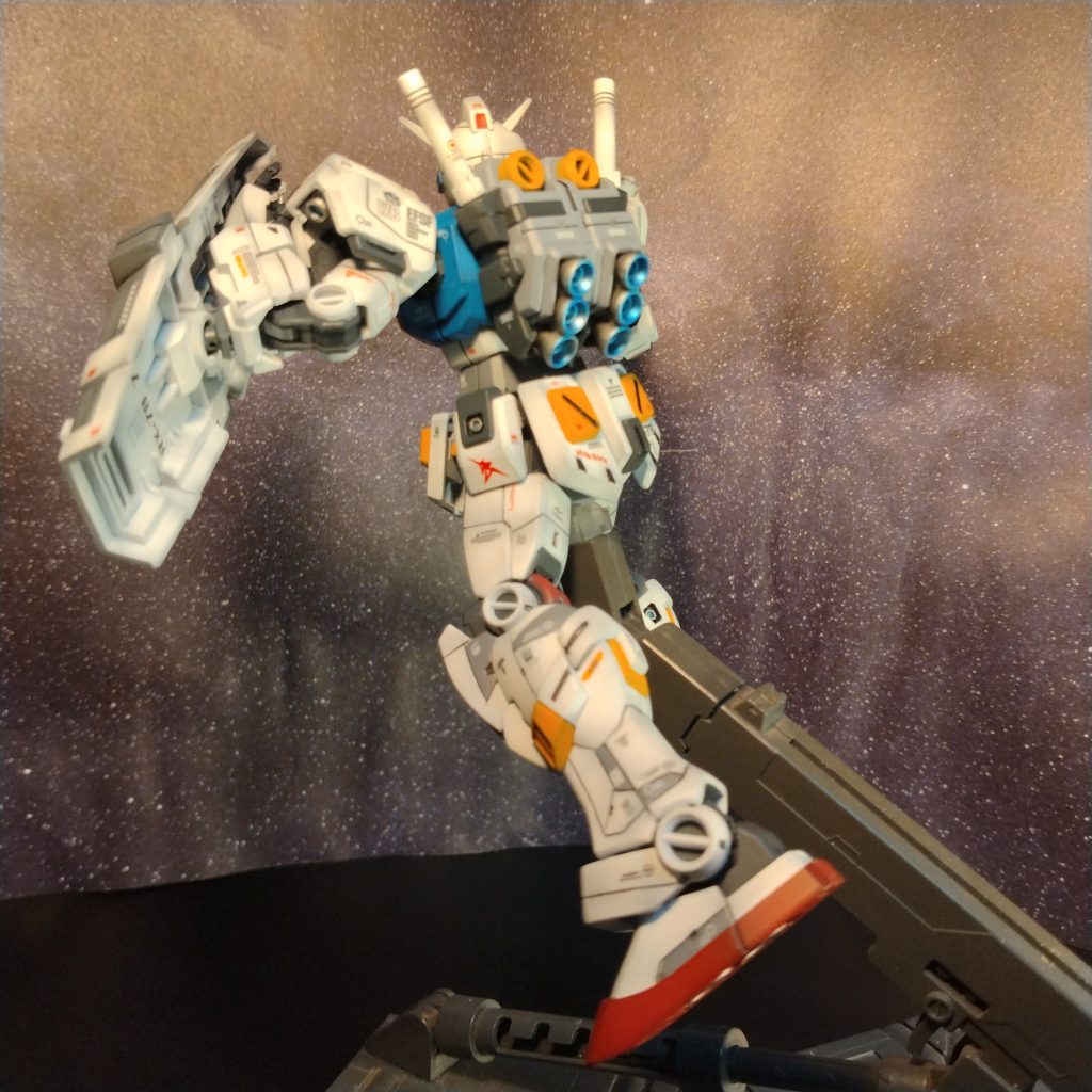 ７号機とは言え！やはりガンダム続きなので！スジ彫りのパターンで少し悩みました！😄