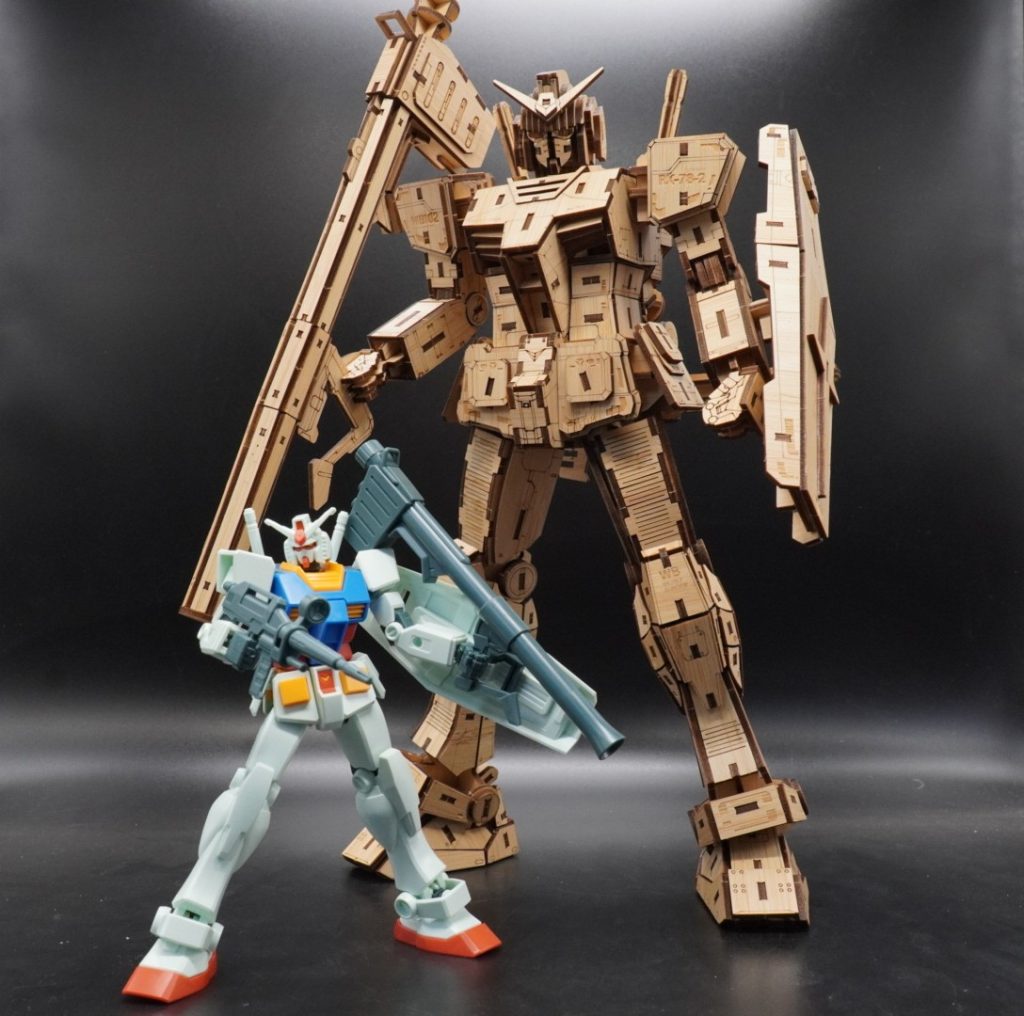 EGRX-78-2ガンダム フルウェポンと一緒に。&nbsp;木製ガンダム繋がりで、以前作成した、EGRX-78-2ガンダム ヴィンテージカラーと、似てますかね(^^)https://gumpla.jp/eg/1868048&nbsp;