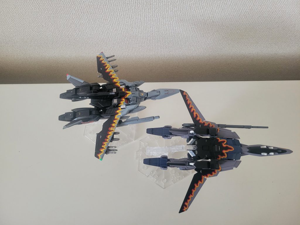 やっぱり、デジラマじゃないとショボい😩MGのデルタプラスで、この下手な手描きファイアー塗装をやりたいので来月給料が入ったら中古で買おうと思います。&nbsp;&nbsp;そして…&nbsp;&nbsp;&nbsp;