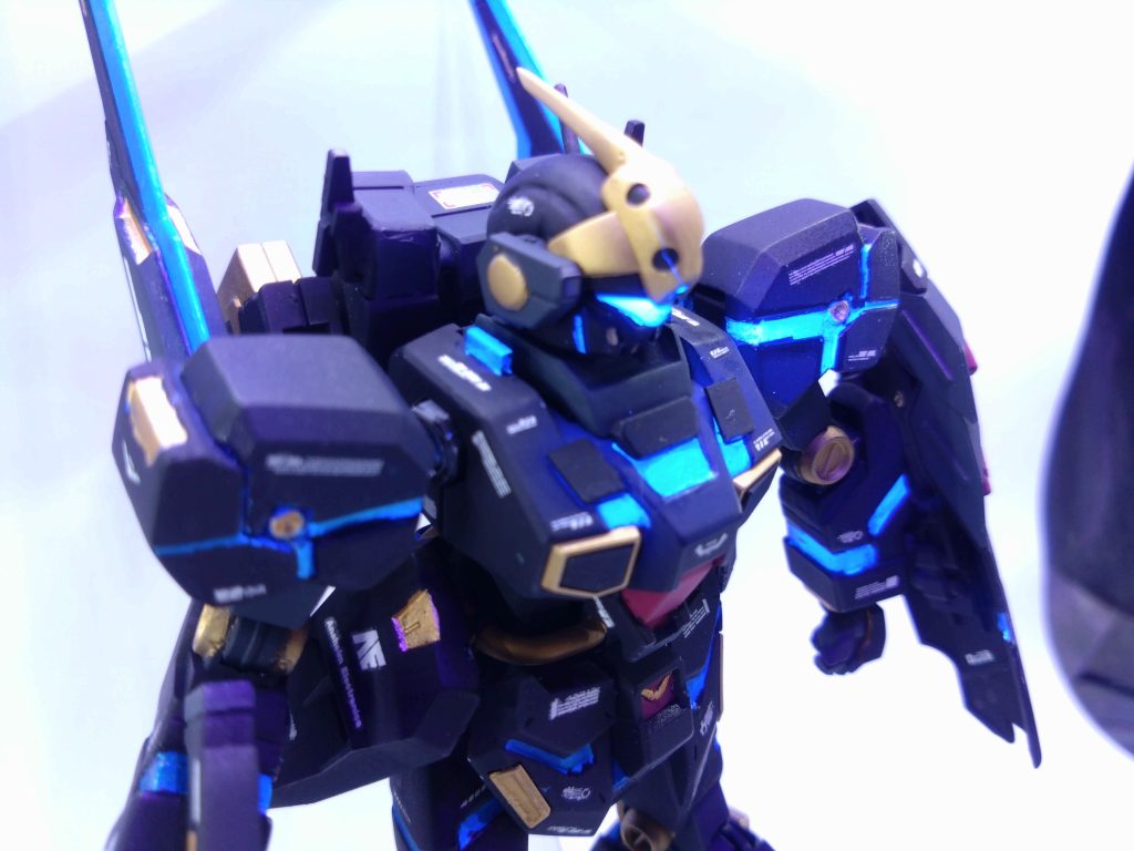 機体に名付けた「グリフォン」はユニコーンシリーズに因んでファンタジーぽい名前をつけたくて。作成途中に急遽考えた為、その色からパトレイバーのグリフォンしか思いつかなかったです。ボキャブラリー少ないです。カッコイイ似合う名前あったら教えて欲しいです。