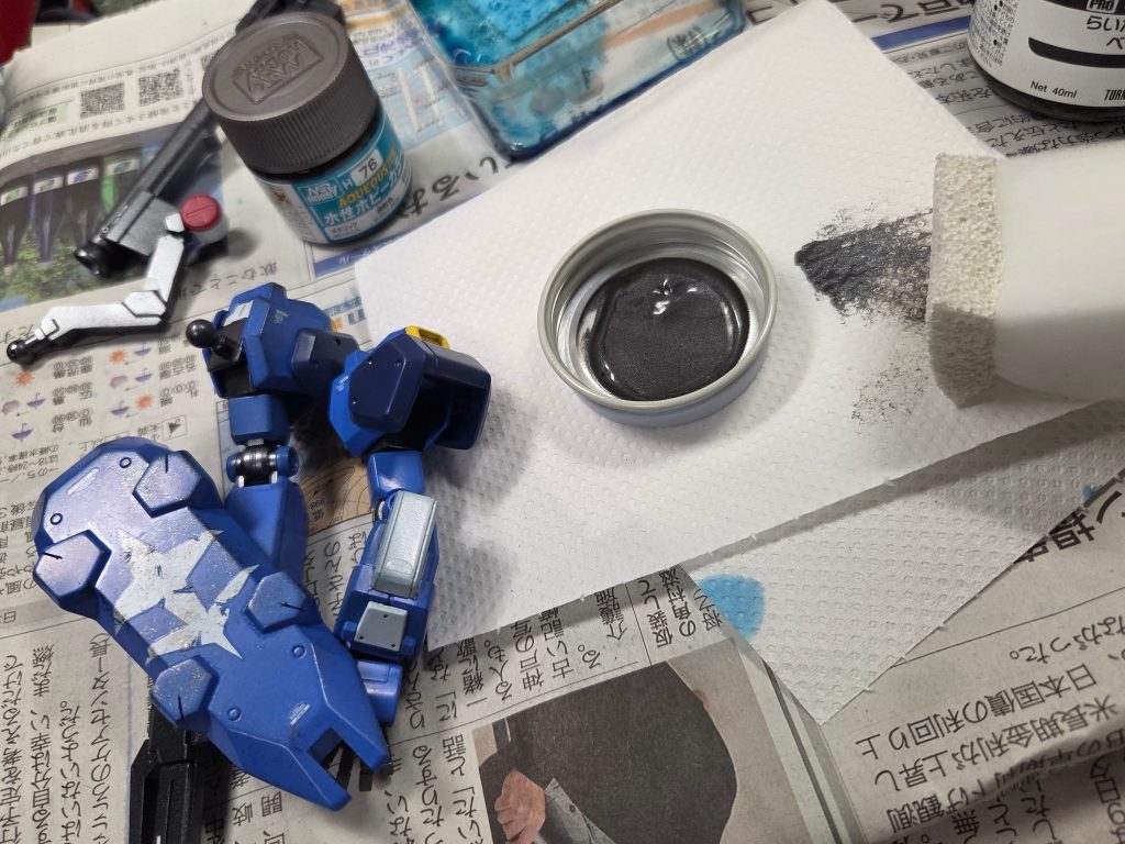 ウエザリングは、らいだ～Joe氏のスポンジポンポンver.1.5と焼黒銀で、ポンポンしてダメージっぽく仕上げました。